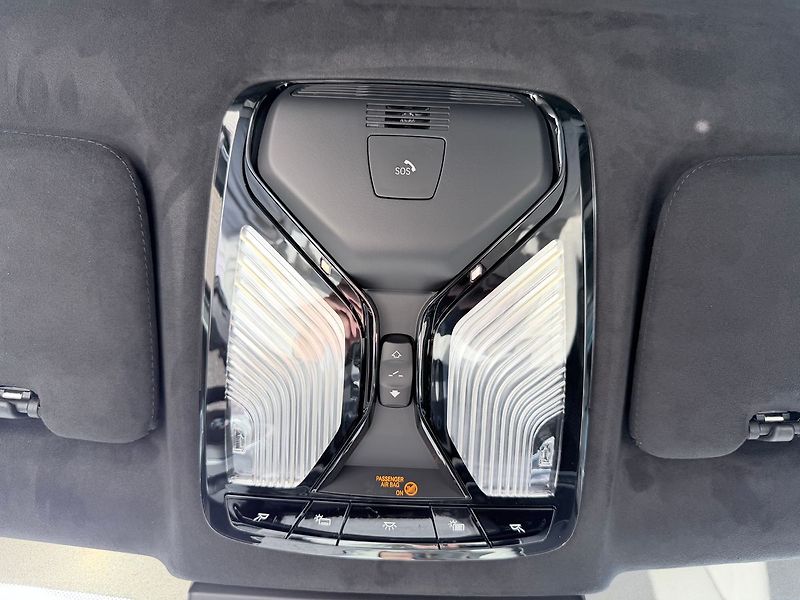 BMW X7 40xd Masáže N.náprava N.topení - fotka 28 z 28