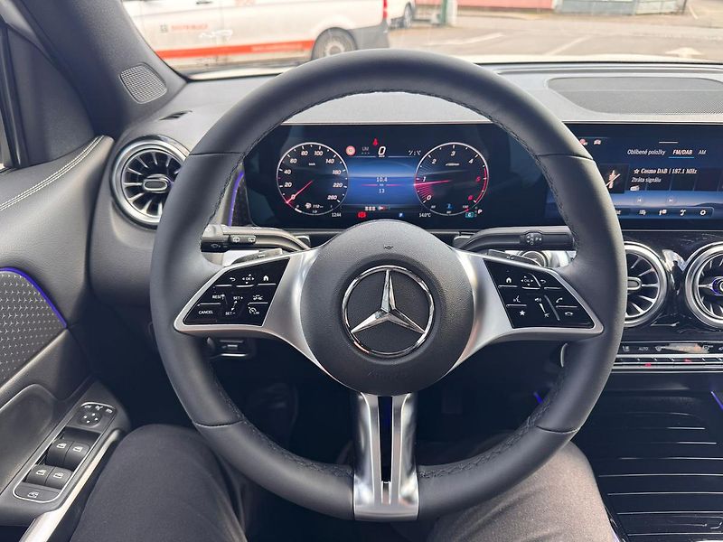 Mercedes-Benz GLB (2026) 200 d 4MATIC - fotka 13 z 22