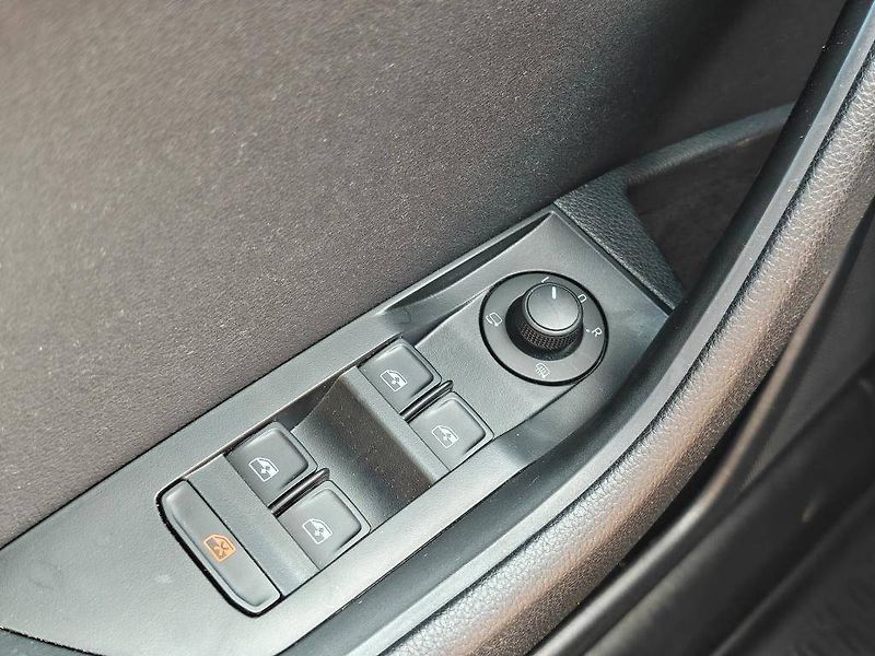 Škoda Superb Ambition 7DSG 2,0TDI - fotka 20 z 23