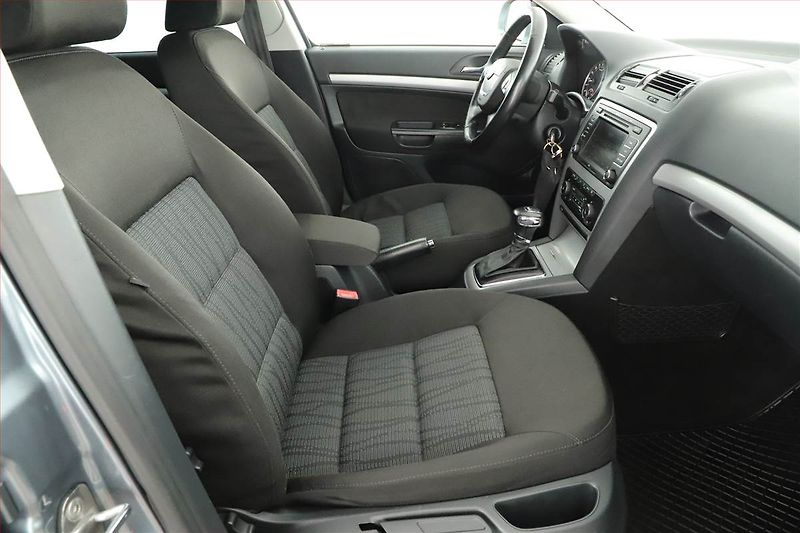 Škoda Octavia (2012) 1.6 TDI, Automat, Tempomat - fotka 7 z 18