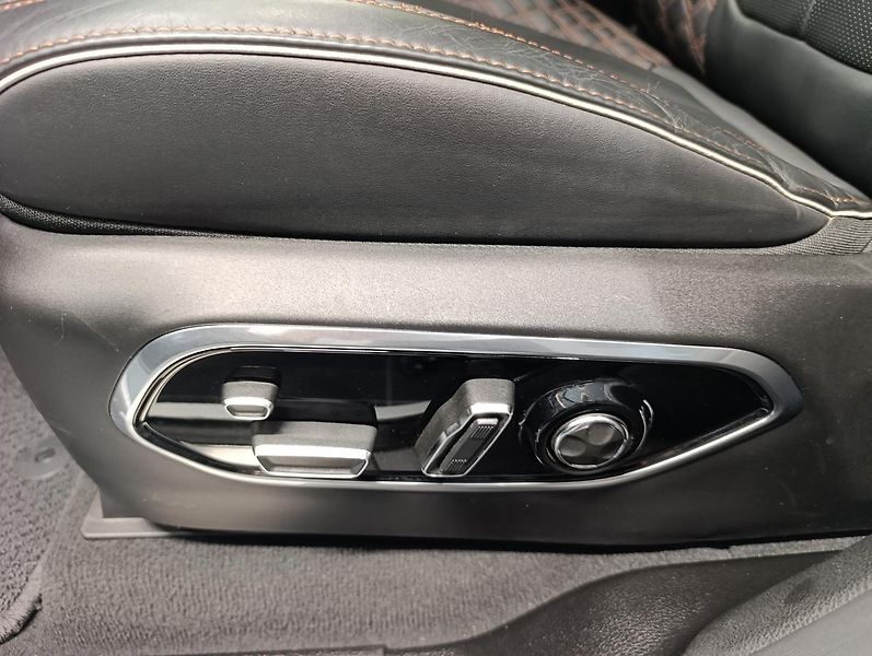 Jeep Grand Cherokee (2024) 4xe SUMMIT RESERVE PHEV - fotka 27 z 27
