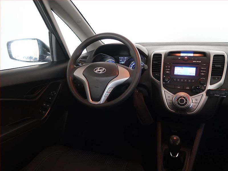 Hyundai ix20 (2015) 1.6 CRDi - fotka 7 z 12