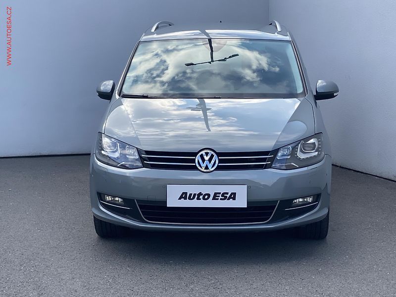 Volkswagen Sharan (2013) 2.0 TDi 7míst, Highline - fotka 2 z 19