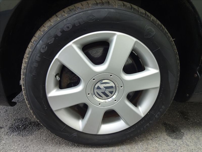 Volkswagen Touran 2,0 TDI 103kW 7.MÍST - fotka 47 z 55