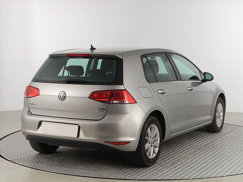 Volkswagen Golf (2016) 1.2 TSI, Tempomat - fotka 5 z 16
