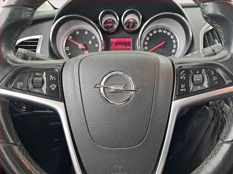 Opel Astra (2014) 1.6 CDTI, Xenony, Tempomat - fotka 16 z 17