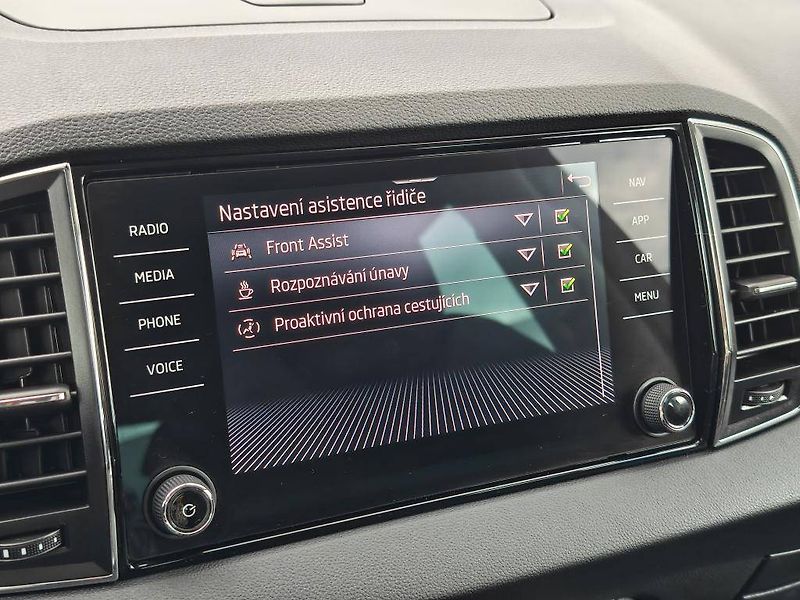 Škoda Karoq Style 7DSG 2,0 TDI - fotka 17 z 24