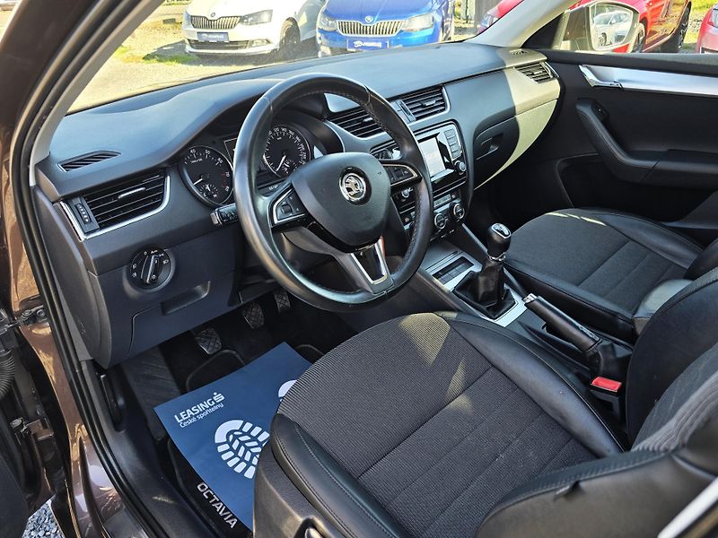 Škoda Octavia 1.4TSI STYLE Bi-XENON 1Majite  - fotka 9 z 24