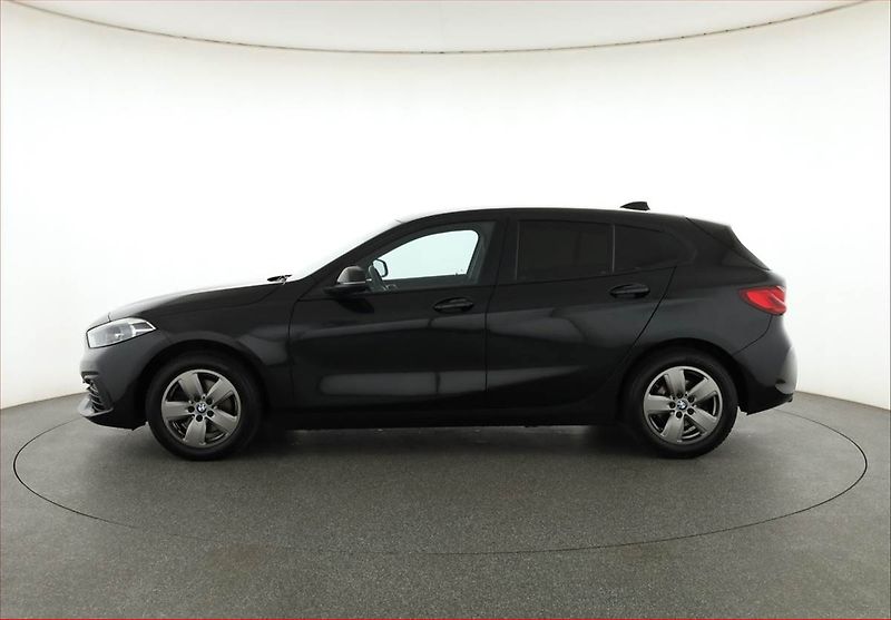BMW Řada 1 (2020) 118i, Automat, Serv.kniha - fotka 3 z 18