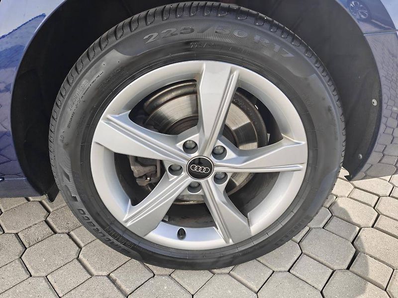 Audi A4 35 Advanced 35 7ST 2,0TFSI - fotka 23 z 25