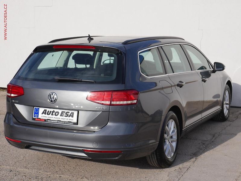 Volkswagen Passat (2015) 2.0 TDi, Comfortline, panor - fotka 6 z 18