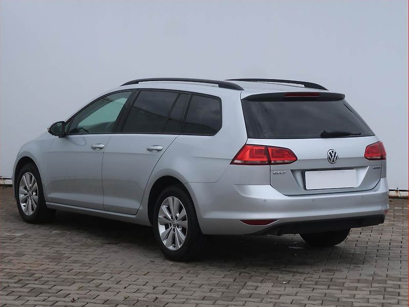 Volkswagen Golf (2016) 1.6 TDI, Automat, Tempomat - fotka 4 z 18
