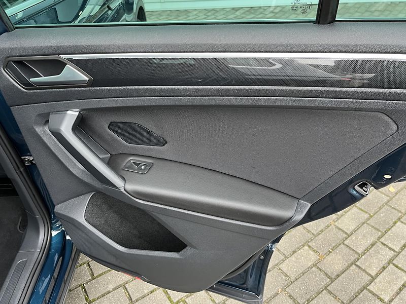 Volkswagen Tiguan 2.0TDi 110kW Elegance - fotka 23 z 30