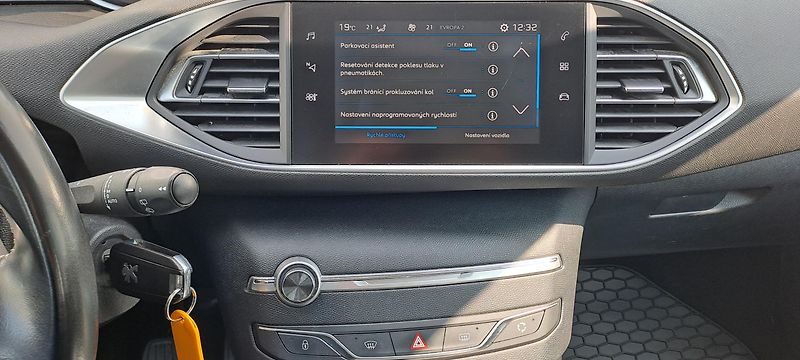 Peugeot 308 (2019) SW ACTIVE 1.2 PureTech 110 MAN - fotka 15 z 16
