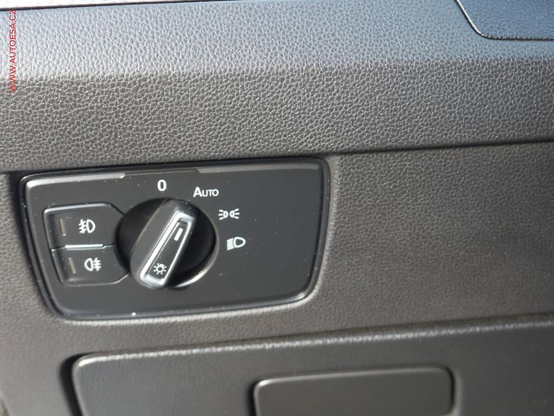 Volkswagen Passat (2016) 2.0 TDi, DSG - fotka 16 z 18