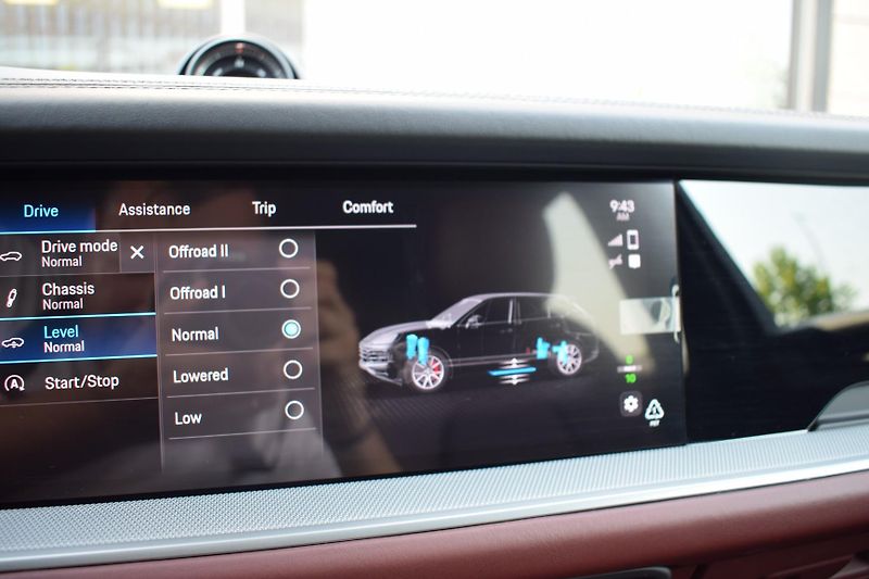 Porsche Cayenne (2026) KeyLess/SoftClose/Pano - fotka 12 z 52