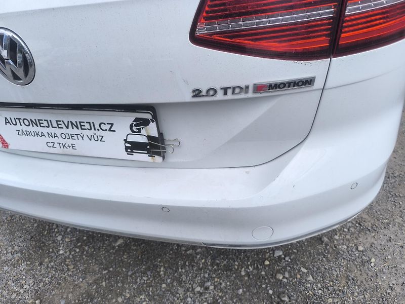 Volkswagen Passat 4X4,MANUÁL,VÝBAVA,SERVIS,PĚKNÝ - fotka 7 z 18
