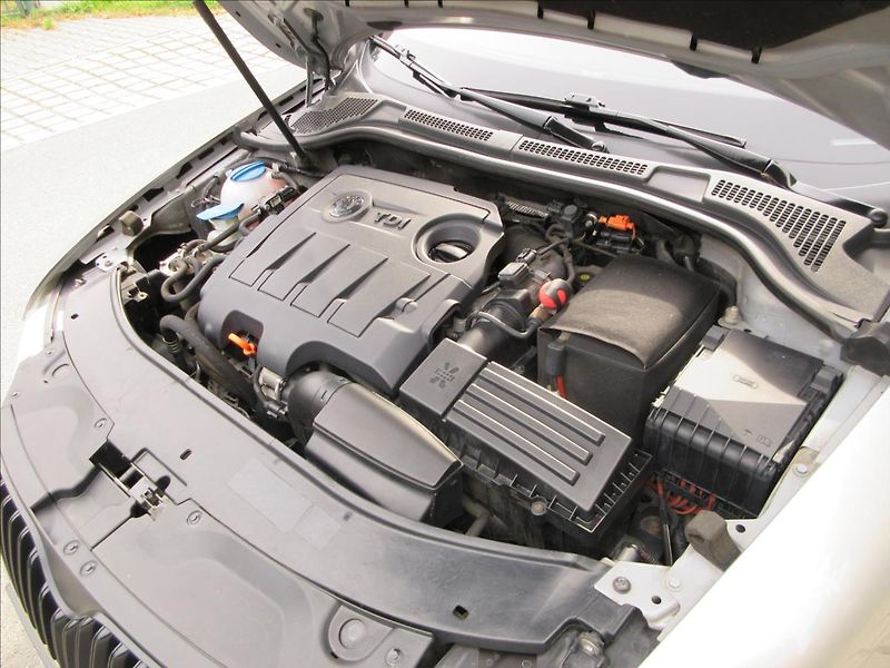 Škoda Superb 1,6 TDi, Nové ČR, 160 tis. Km! - fotka 26 z 27