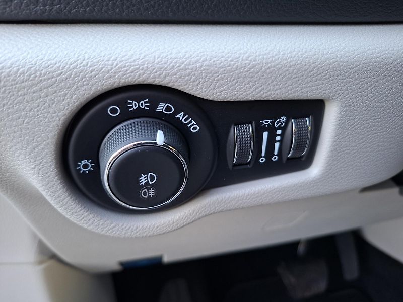 Chrysler Pacifica (2022) 3,6L V6 HYBRID, kůže, servis  - fotka 20 z 33