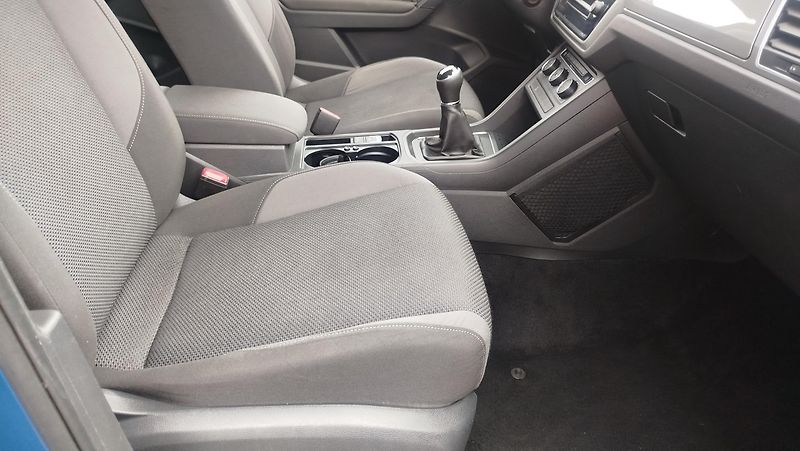 Volkswagen Touran (2016) 1.4 tsi  110 kw   7 míst - fotka 17 z 34