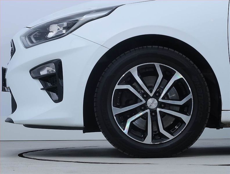 Kia Ceed (2021) Top 1.5 T-GDI, Serv.kniha - fotka 14 z 19
