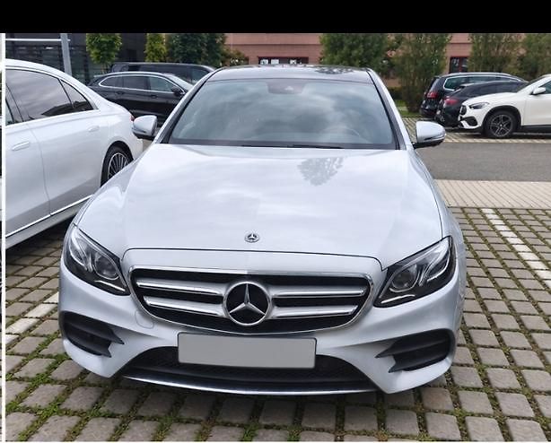 Mercedes-Benz Třídy E (2017) 220cdi 4 matic, AMG  - fotka 4 z 11
