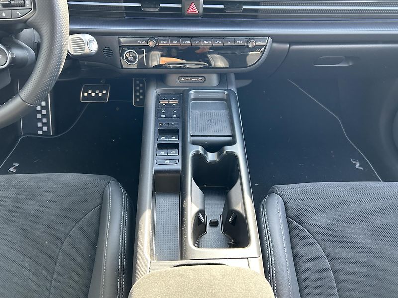 Hyundai Ioniq 6 N EVERYDAY 84kWh 4x4 478kW - fotka 16 z 36
