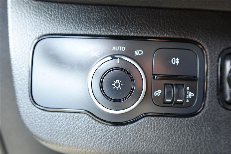 Mercedes-Benz Sprinter 3,0 CDI  319 CDI CHLAĎÁK KLIMA - fotka 20 z 31