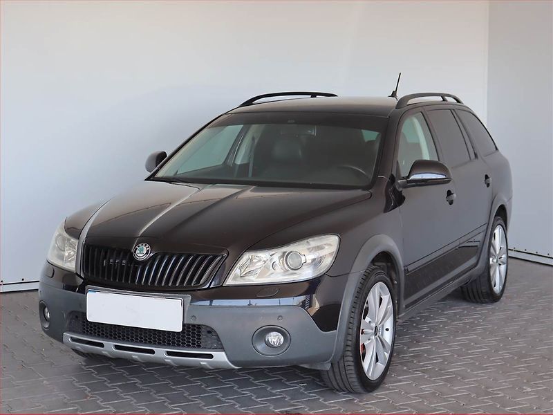 Škoda Octavia (2011) Scout 2.0 TDI, 4X4, Automat - fotka 2 z 21