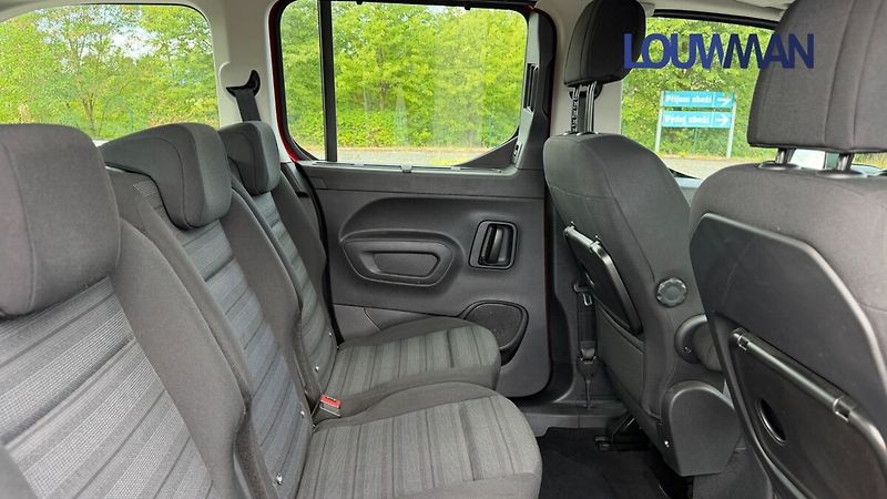 Opel Combo 1.5D LIFE - fotka 23 z 26