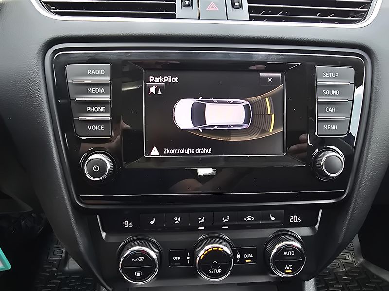 Škoda Octavia 1.2TSI BOHATÁ VÝBAVA 1Majitel - fotka 22 z 22