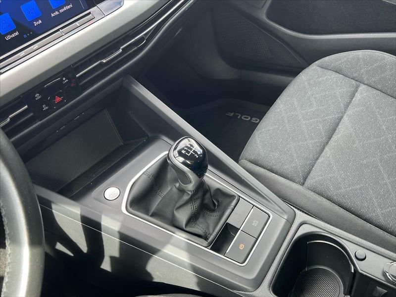Volkswagen Golf Variant 1,5 TSi 110kW LIFE  8 - fotka 18 z 24