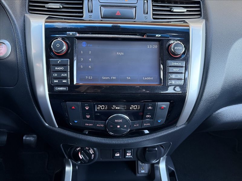 Nissan Navara 2,3 dCi Hardtop,manuál,Top sta - fotka 15 z 30