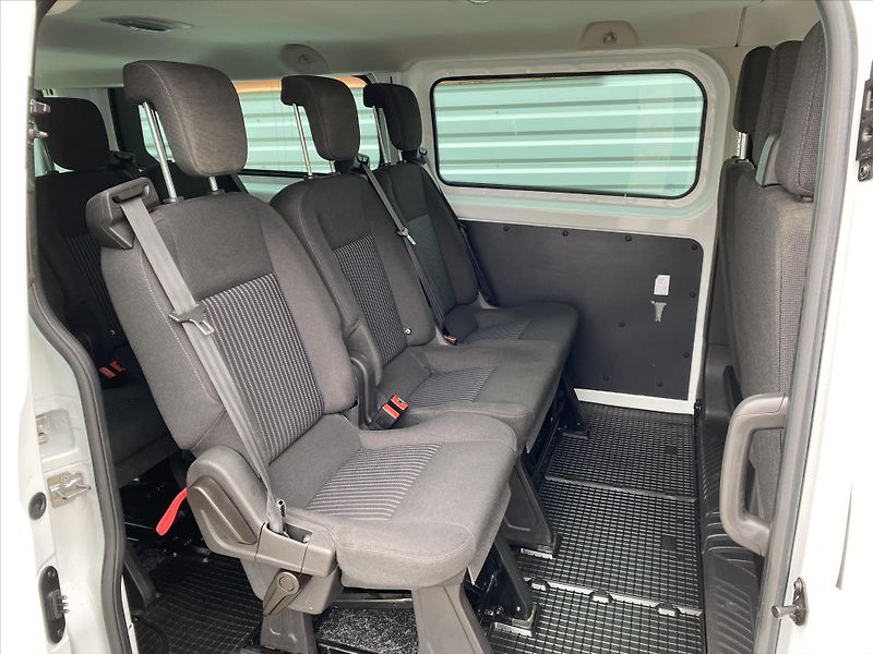 Ford Transit Custom 2,2 TDCi 92kW 9Míst L2 - fotka 8 z 24