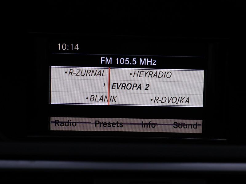 Mercedes-Benz Třídy E 3,0 350CDI 170kW Avantgarde - fotka 28 z 40