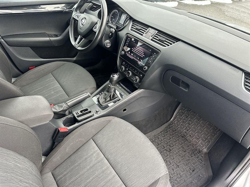 Škoda Octavia (2018) Combi 2.0 TDI DSG Style - fotka 9 z 29