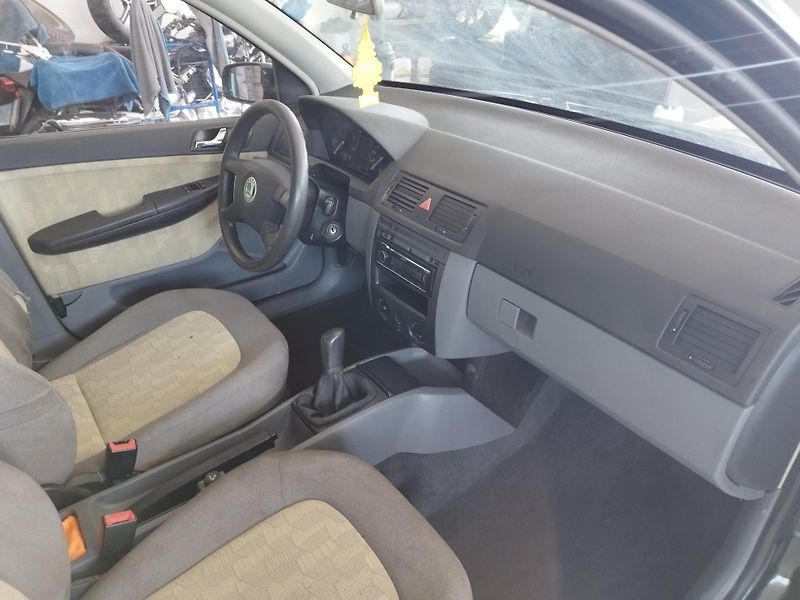 Škoda Fabia (2000) 1.4 50KW,STK/E 6/2028 - fotka 8 z 21