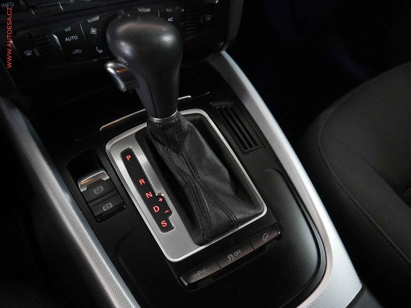 Audi Q5 (2011) 2.0 TDI quattro, ČR, AT - fotka 15 z 20