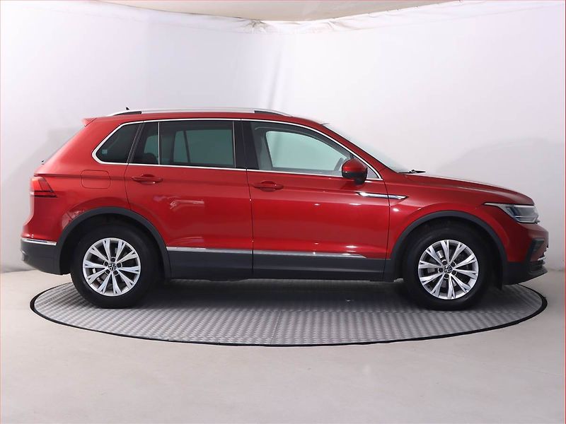 Volkswagen Tiguan (2021) 1.5 TSI - fotka 6 z 22