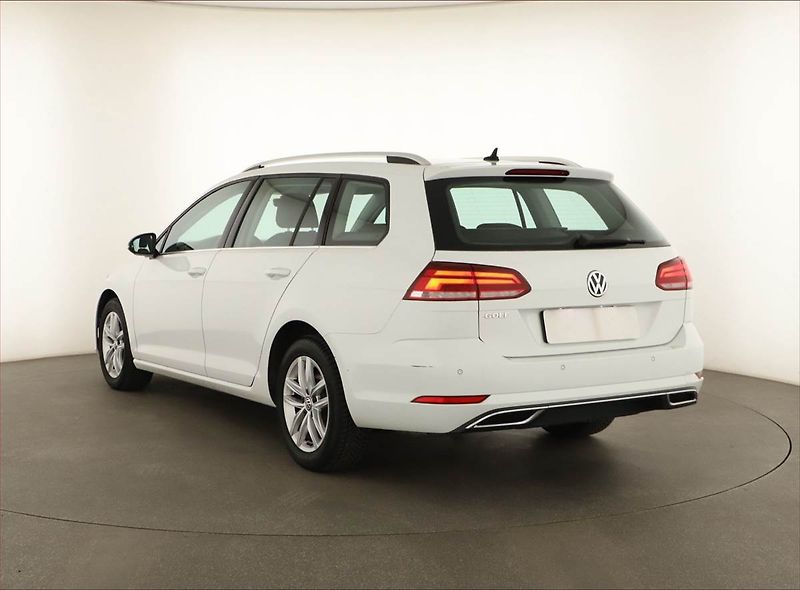 Volkswagen Golf (2019) 2.0 TDI, Serv.kniha, Tempomat - fotka 4 z 15