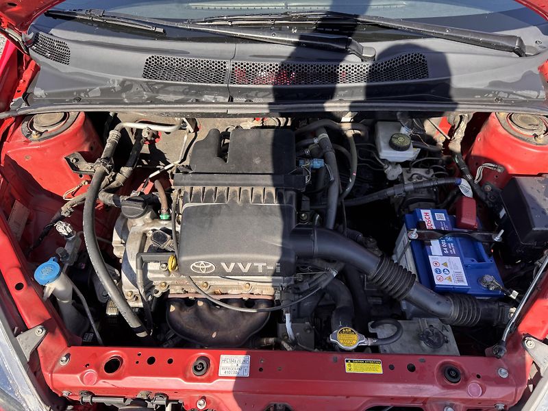 Toyota Yaris 1.0 VVTi,48 kW,98 tis km,1.Maj - fotka 5 z 17