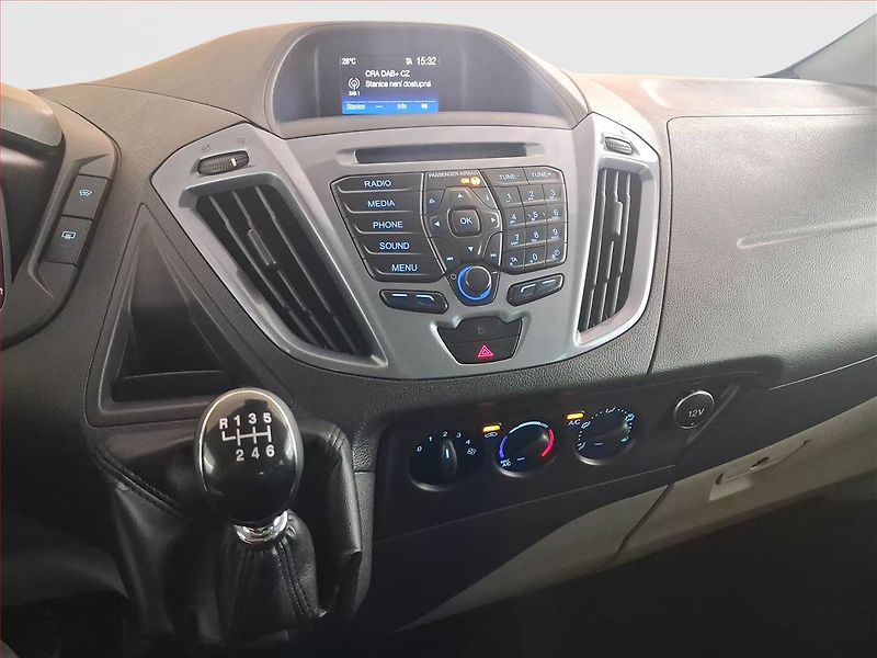 Ford Tourneo Custom (2016) Titanium 2.0 EcoBlue, ČR - fotka 12 z 21