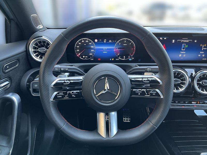 Mercedes-Benz Třídy A A-Třída 200 d AMG Night - fotka 11 z 20