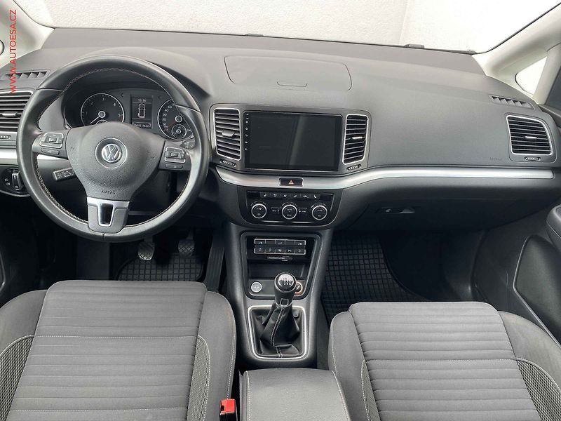 Volkswagen Sharan (2014) 2.0 TDI, Xenon, autoAC - fotka 8 z 16