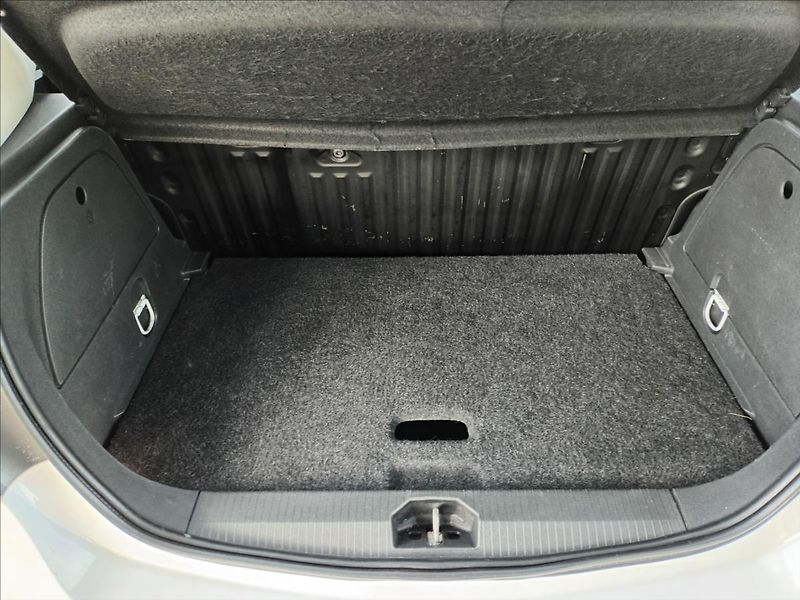 Opel Corsa 1,2 i,51KW,KLIMA,PO SERVISU, - fotka 18 z 39
