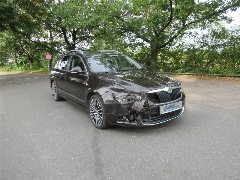 Škoda Superb 2,0 TSi 147Kw, L&K, Tažné, Hav - fotka 4 z 33