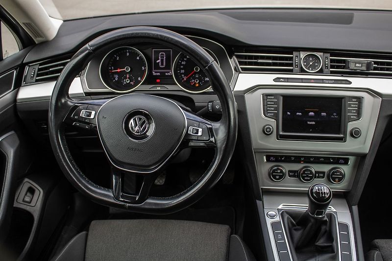Volkswagen Passat - fotka 9 z 26