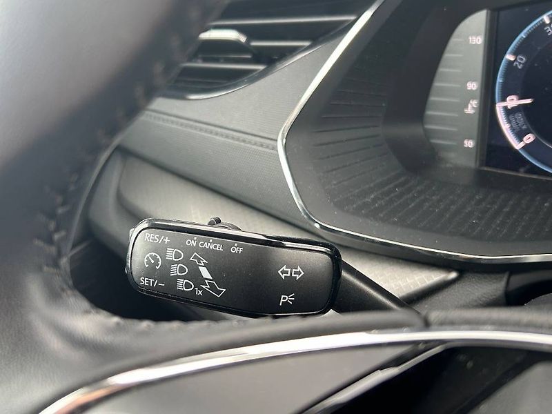 Škoda Octavia Ambition 6MP 2,0TDI - fotka 13 z 23