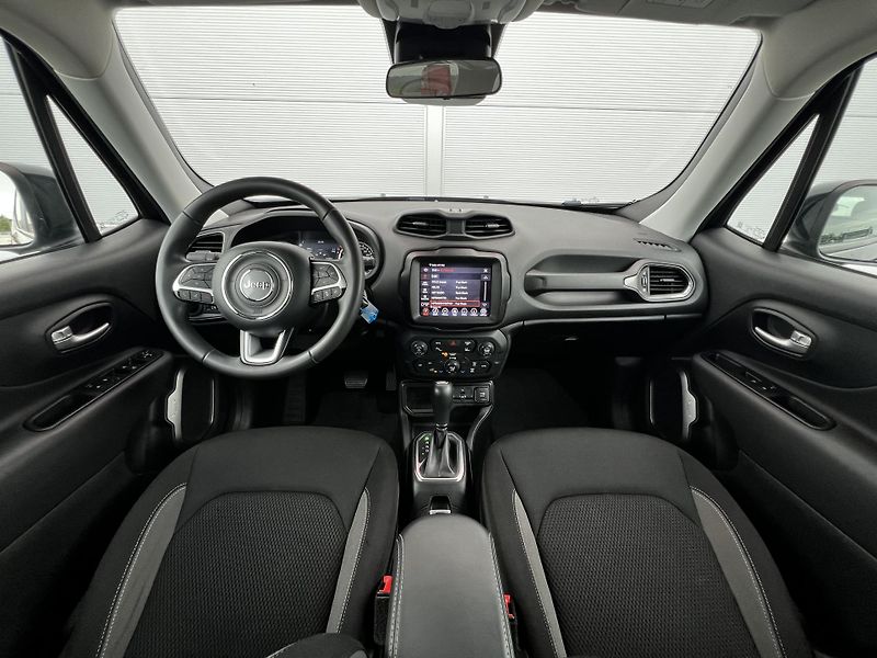 Jeep Renegade 1.5T MHEV T4 Aut. Limited DPH  - fotka 7 z 21