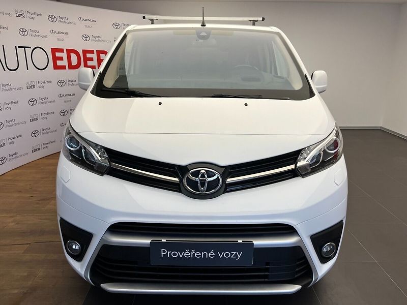 Toyota ProAce Verso Family 2.0 D 8AT Comfort NAVI - fotka 2 z 39
